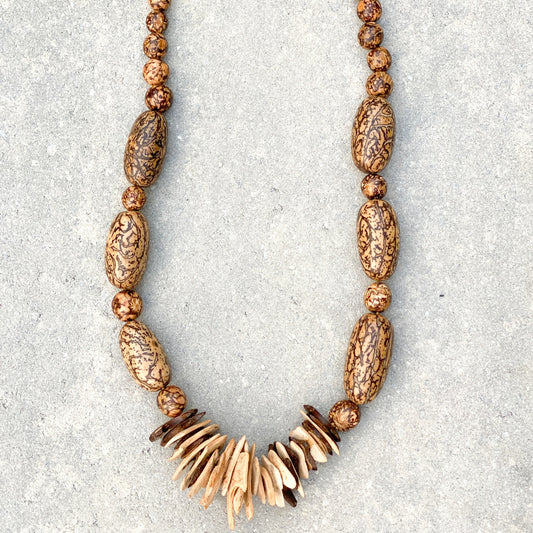 Jubati & Coconut Necklace - Natural Color