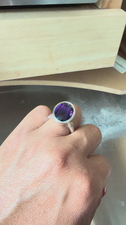 Amethyst  -  Oval Organic Ring
